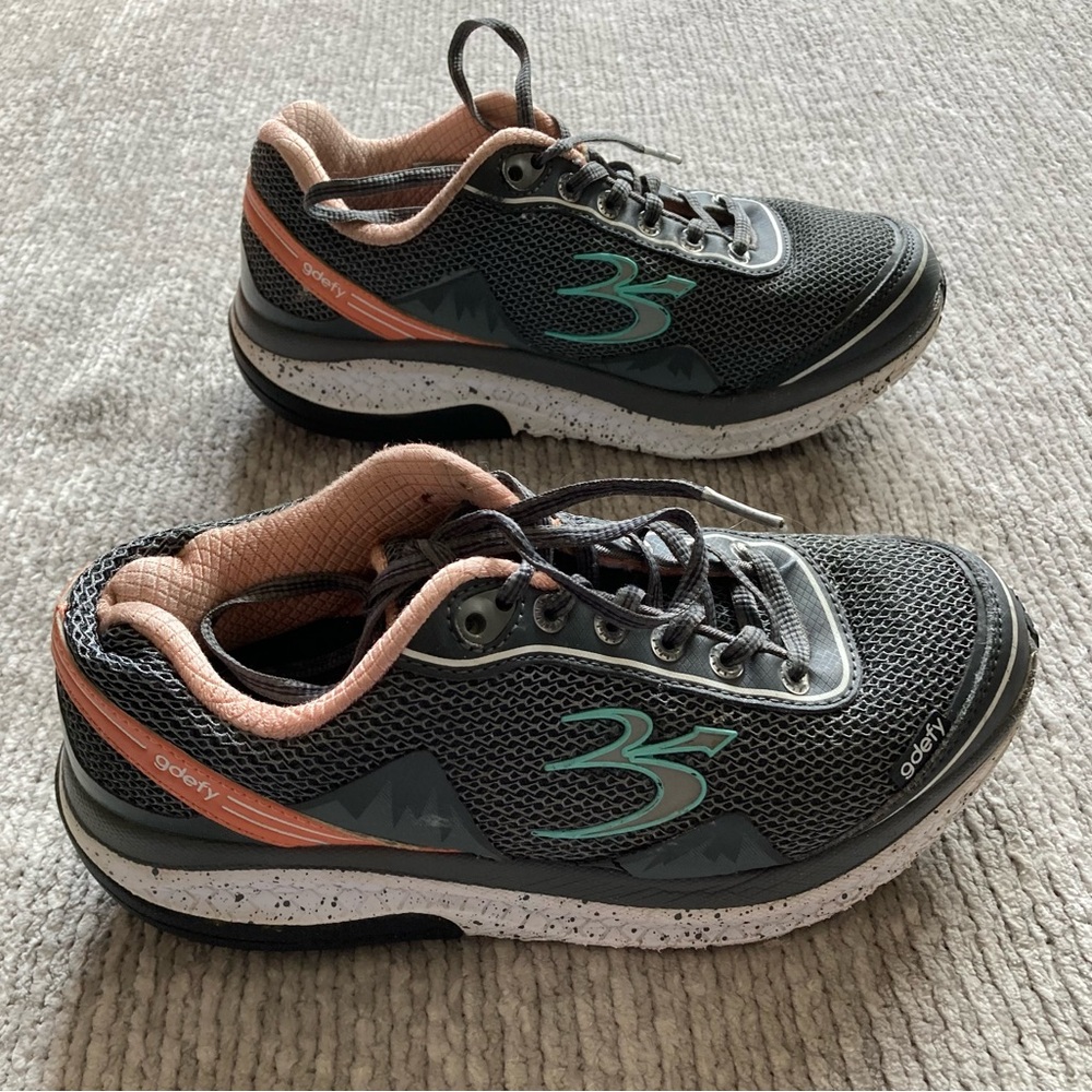 GDEFY Gravity Defyer Mighty‎ Walk Sneakers Gray Peach Women’s Size 7